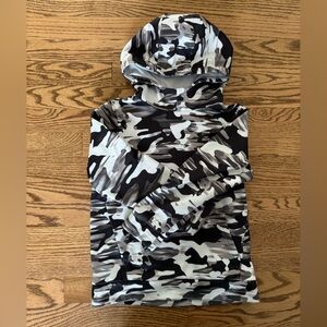 Boys Under Armour Black and Gray Sweatshirt